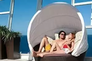 Solarium réservé aux adultes