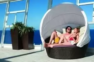 Solarium réservé aux adultes